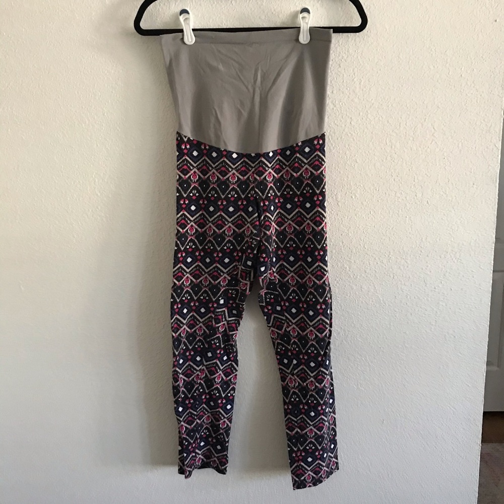 Motherhood Maternity 7/8 ankle leggings - large
